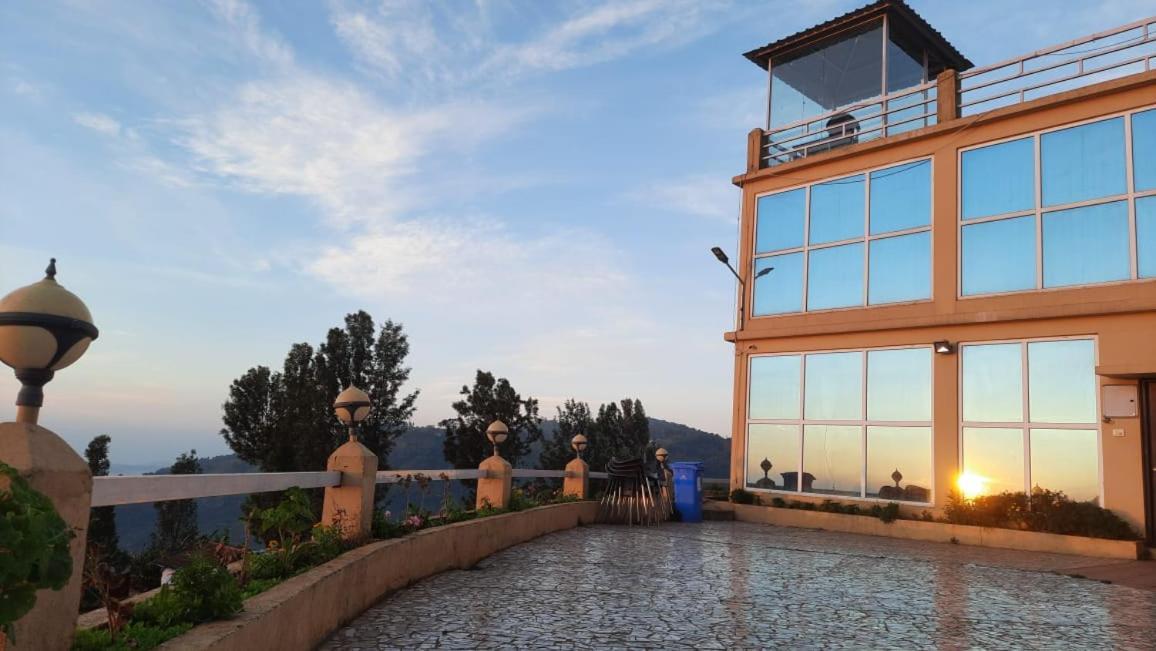 Tulips Valley View Resorts Ooty Buitenkant foto